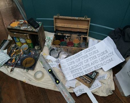 A decoration conservator's tool box