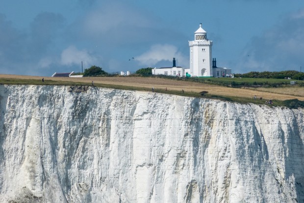 Dover_cliffs,_South_Foreland_Lighthouse_(7961913220).jpg